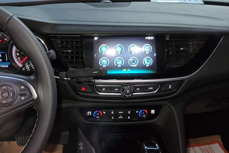 Used Buick Regal 2019 20T Elite Version China V Standard Audio And AC Panel
