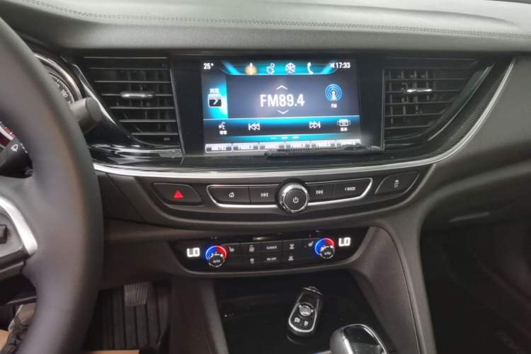 Used Buick Regal 2019 20T Luxury Model China VI Standard Audio And AC Panel