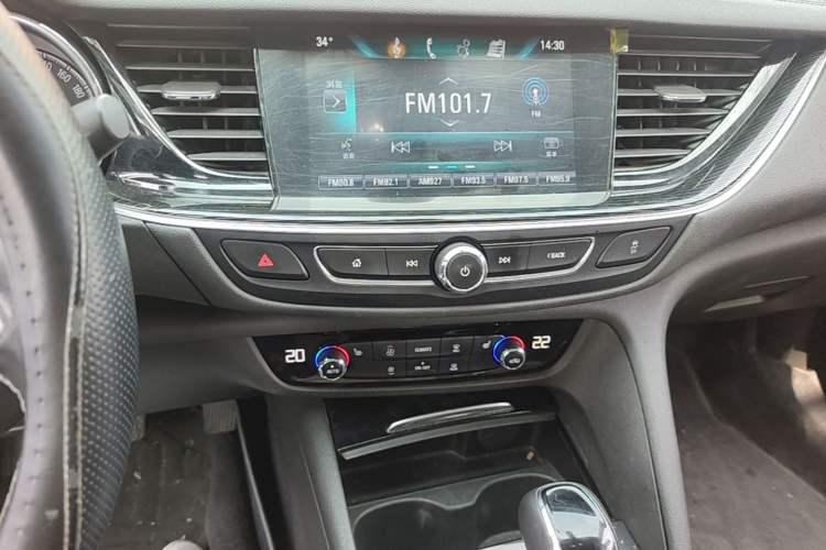 Used Buick Regal 2019 20T Elite Version China VI Standard Audio And AC Panel