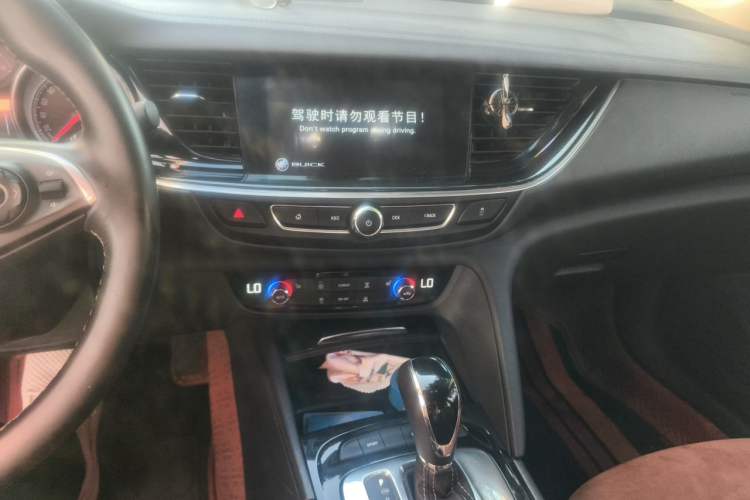 Used Buick Regal 2019 20T Elite Version China VI Standard Audio And AC Panel