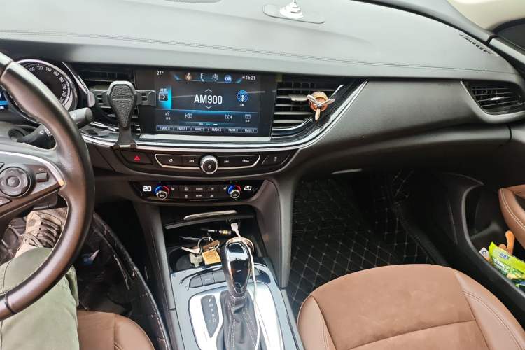 Used Buick Regal 2019 20T Elite Version China VI Standard Audio And AC Panel