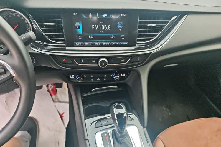 Used Buick Regal 2019 20T Elite Version China VI Standard Audio And AC Panel
