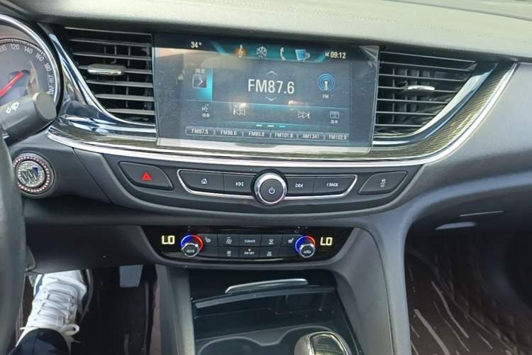 Used Buick Regal 2019 20T Elite Version China VI Standard Audio And AC Panel