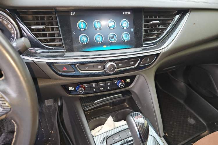 Used Buick Regal 2019 20T Elite Version China VI Standard Audio And AC Panel
