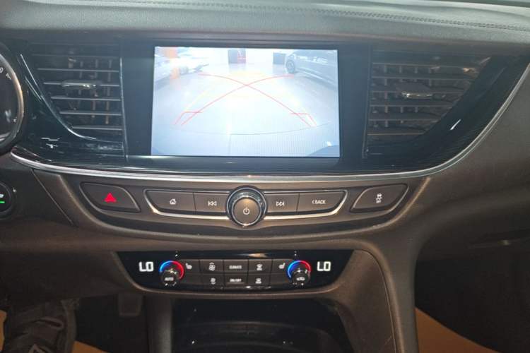 Used Buick Regal 2019 20T Elite Version China VI Standard Audio And AC Panel