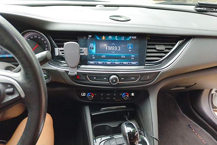Used Buick Regal 2019 20T Elite Version China V Standard Audio And AC Panel