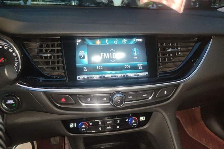 Used Buick Regal 2019 20T Elite Version China VI Standard Audio And AC Panel