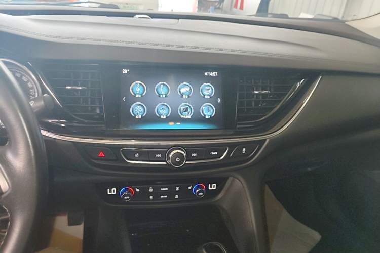 Used Buick Regal 2019 20T Elite Version China VI Standard Audio And AC Panel