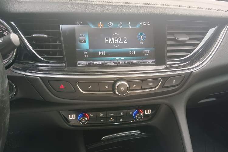 Used Buick Regal 2019 20T Elite Version China VI Standard Audio And AC Panel