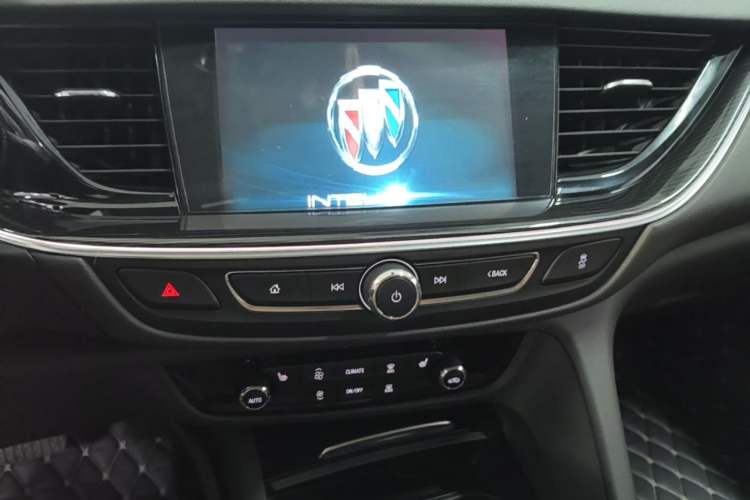 Used Buick Regal 2019 20T Elite Version China VI Standard Audio And AC Panel