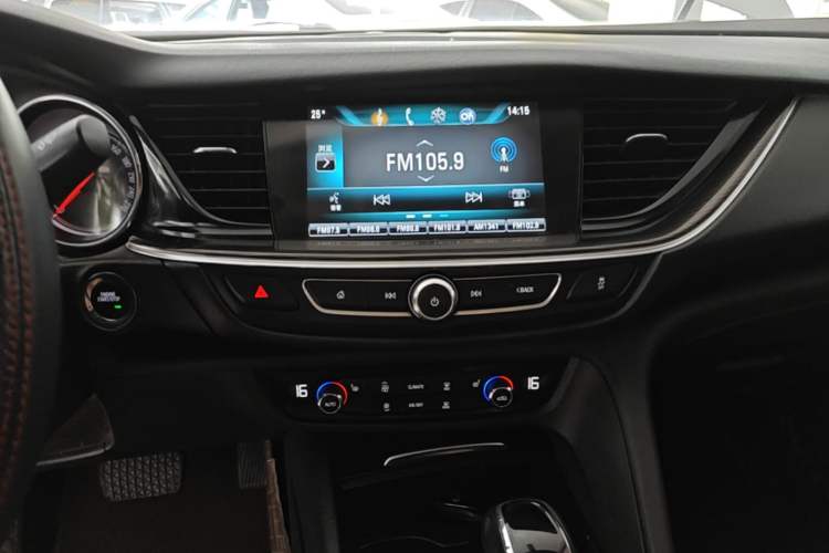 Used Buick Regal 2019 20T Elite Version China V Standard Audio And AC Panel