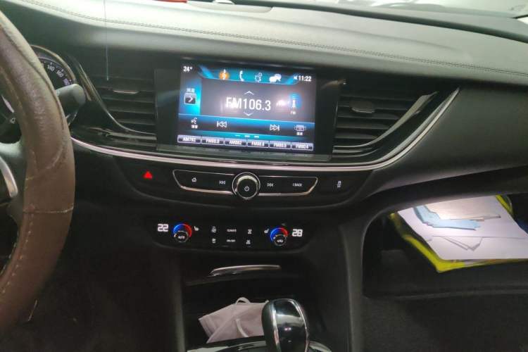Used Buick Regal 2019 20T Elite Version China VI Standard Audio And AC Panel