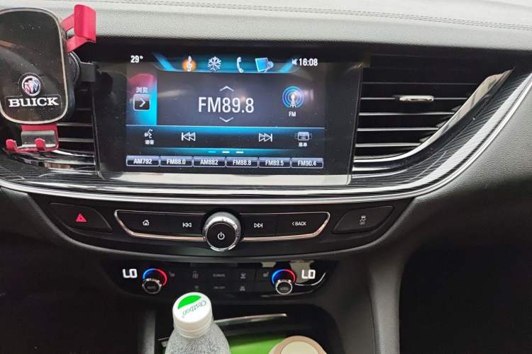 Used Buick Regal 2019 20T Elite Version China VI Standard Audio And AC Panel