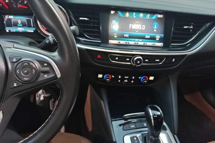 Used Buick Regal 2019 20T Elite Version China VI Standard Audio And AC Panel