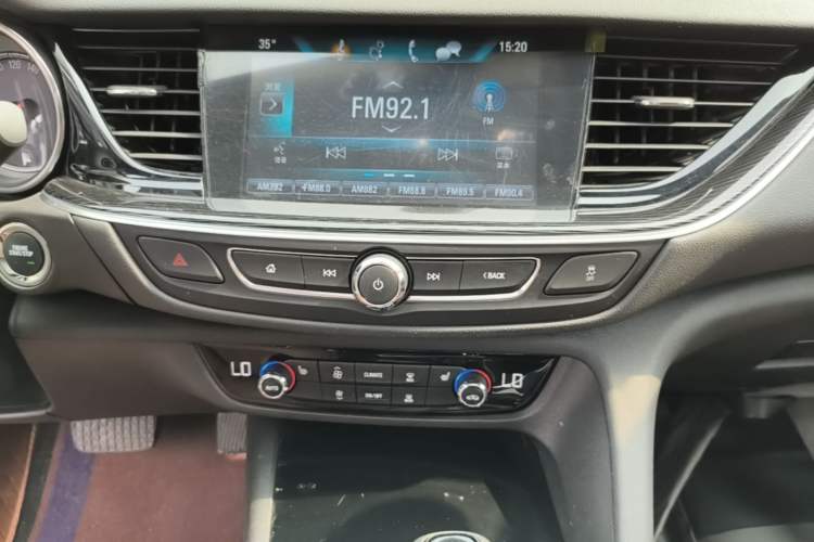 Used Buick Regal 2019 20T Elite Version China VI Standard Audio And AC Panel