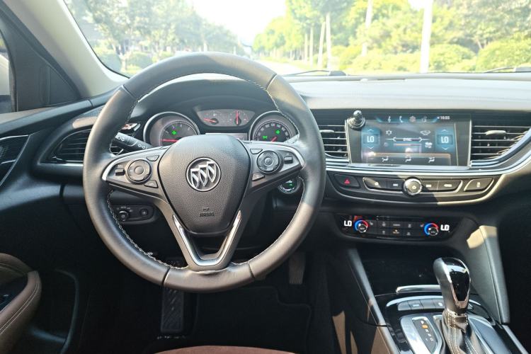 Used Buick Regal 2019 20T Luxury Model China VI Standard Audio And AC Panel