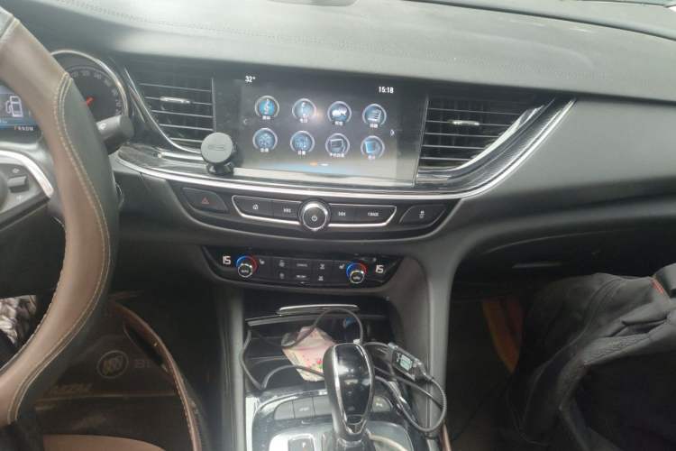 Used Buick Regal 2019 20T Elite Version China VI Standard Audio And AC Panel