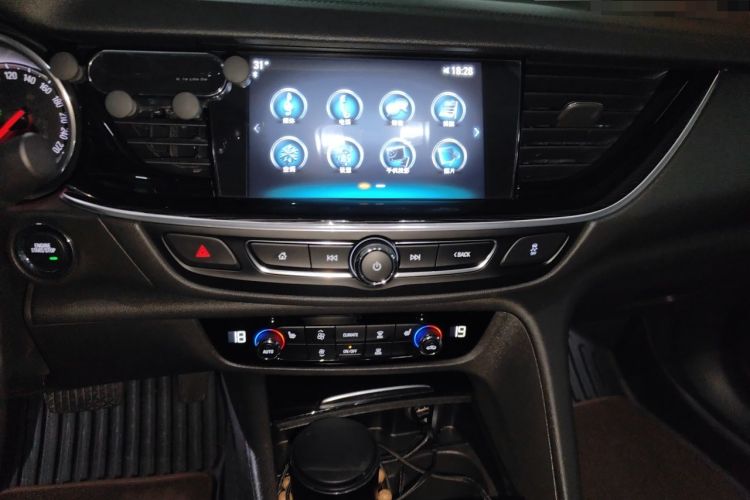 Used Buick Regal 2019 20T Luxury Model China V Standard Audio And AC Panel