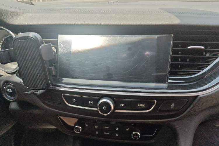 Used Buick Regal 2019 20T Elite Version China VI Standard Audio And AC Panel