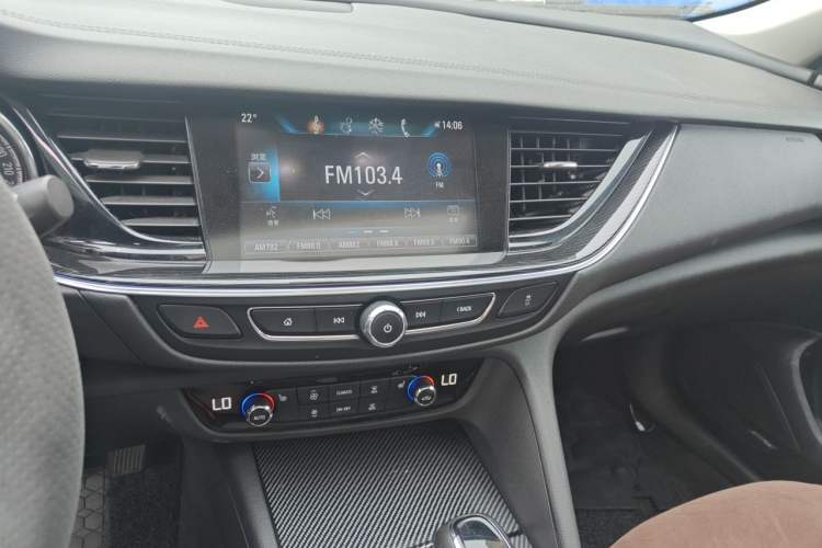 Used Buick Regal 2019 20T Elite Version China VI Standard Audio And AC Panel