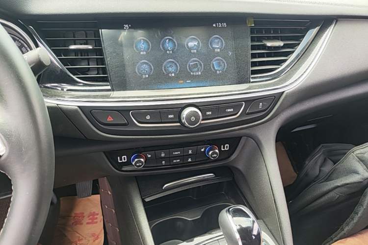 Used Buick Regal 2019 Revised 20T Luxury Version China VI Standard Audio And AC Panel