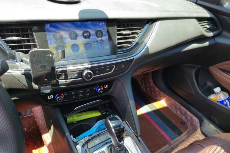 Used Buick Regal 2019 20T Elite Version China VI Standard Audio And AC Panel