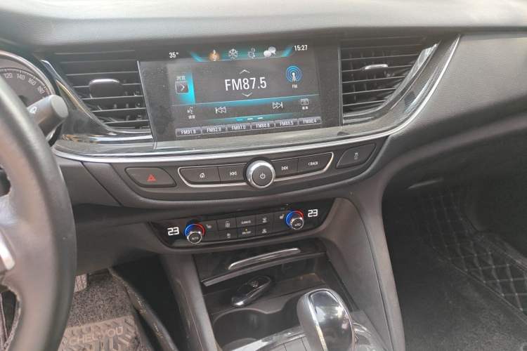 Used Buick Regal 2019 20T Elite Version China VI Standard Audio And AC Panel