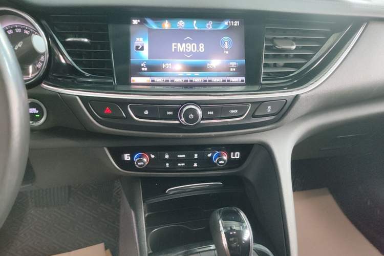 Used Buick Regal 2019 20T Elite Version China VI Standard Audio And AC Panel