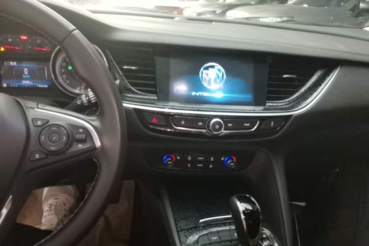 Used Buick Regal 2019 20T Elite Version China VI Standard Audio And AC Panel