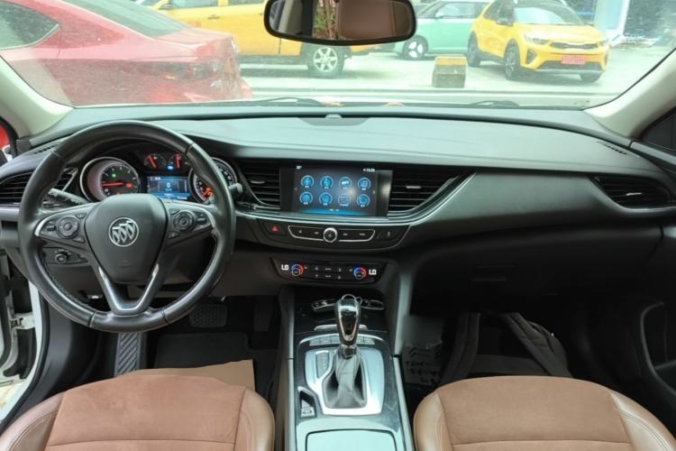 Used Buick Regal 2019 20T Luxury Model China V Standard Center Console