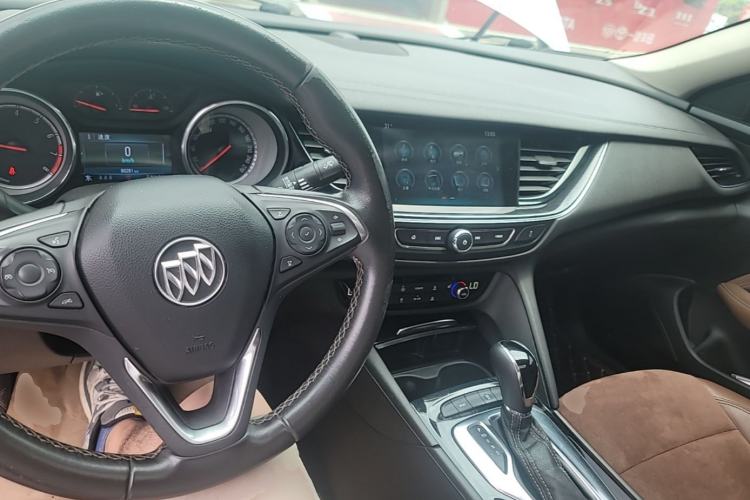 Used Buick Regal 2019 20T Elite Version China VI Standard Center Console