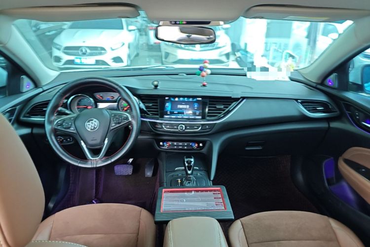 Used Buick Regal 2019 20T Elite Version China VI Standard Center Console
