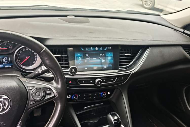 Used Buick Regal 2019 20T Elite Version China VI Standard Center Console
