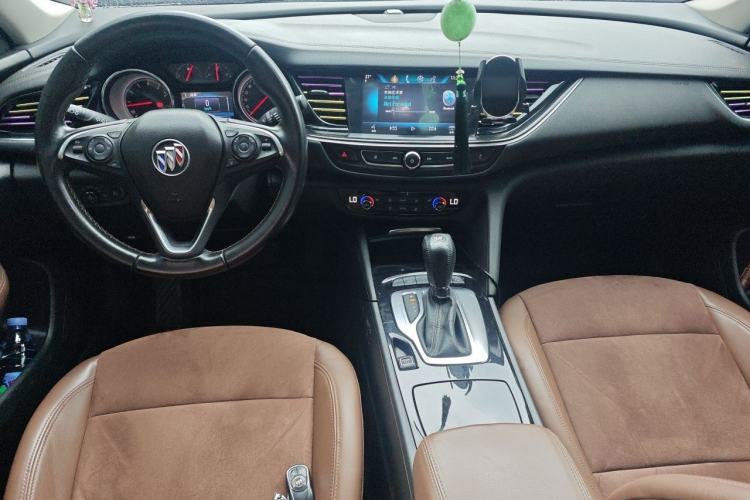 Used Buick Regal 2019 20T Elite Version China VI Standard Center Console