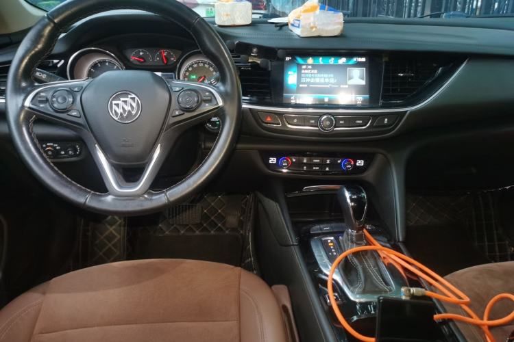 Used Buick Regal 2019 20T Elite Version China VI Standard Center Console