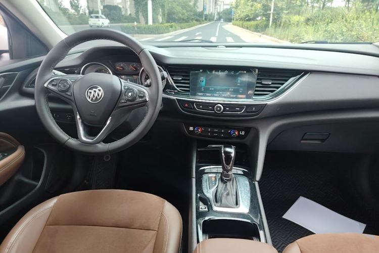 Used Buick Regal 2019 20T Elite Version China V Standard Center Console