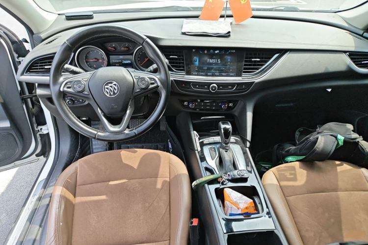 Used Buick Regal 2019 20T Elite Version China VI Standard Center Console