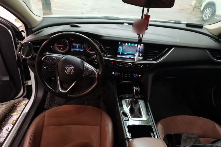 Used Buick Regal 2019 20T Elite Version China V Standard Center Console