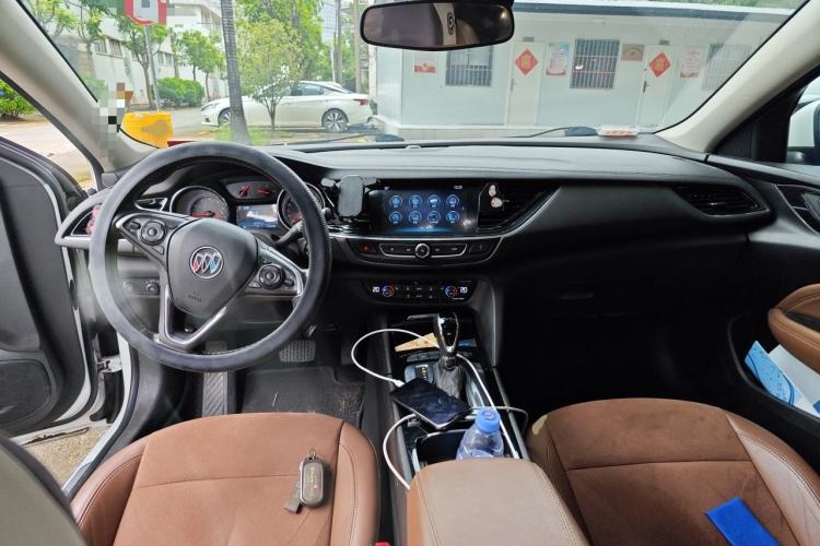 Used Buick Regal 2019 20T Elite Version China VI Standard Center Console