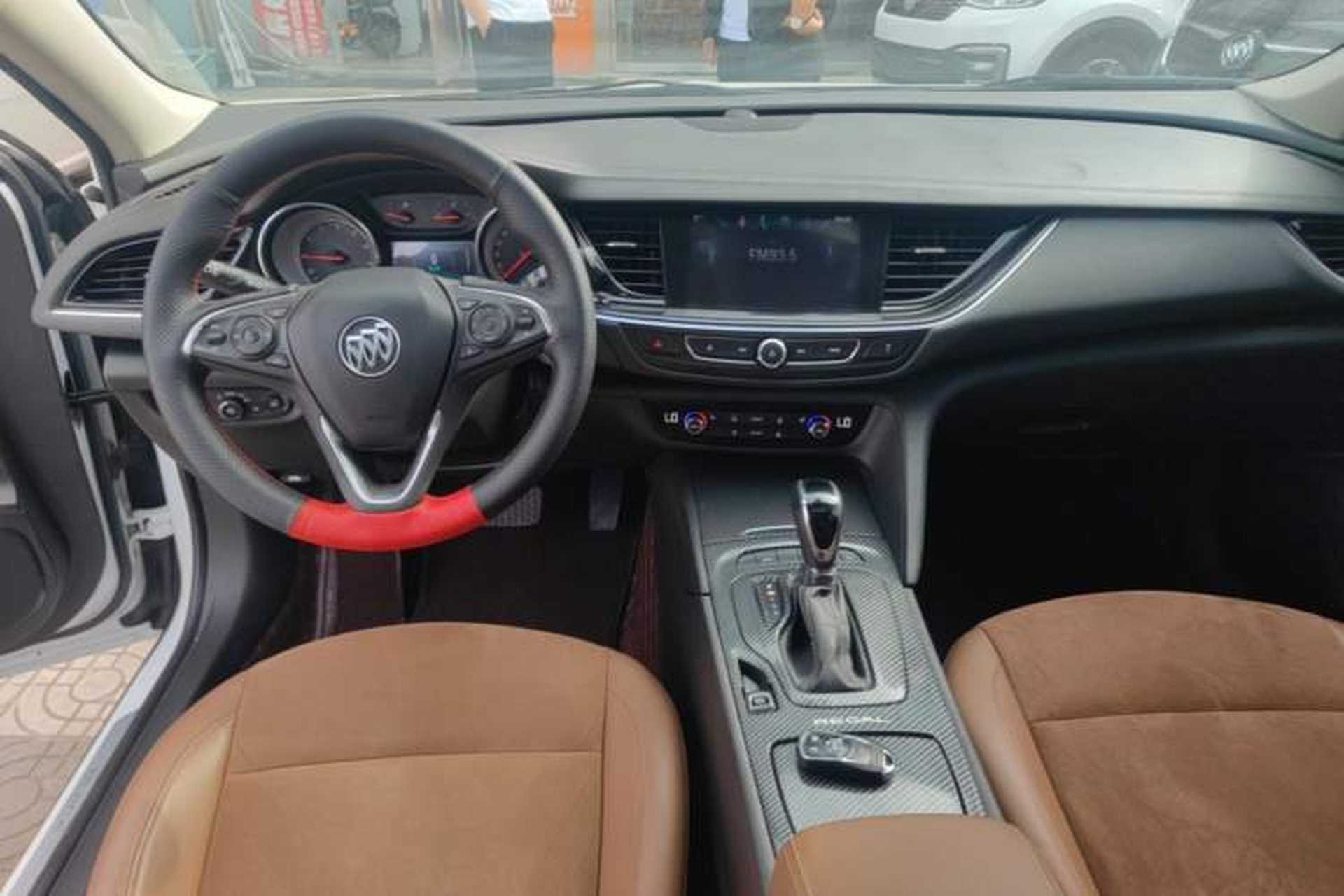 Used Buick Regal 2019 20T Elite Version China VI Standard Center Console