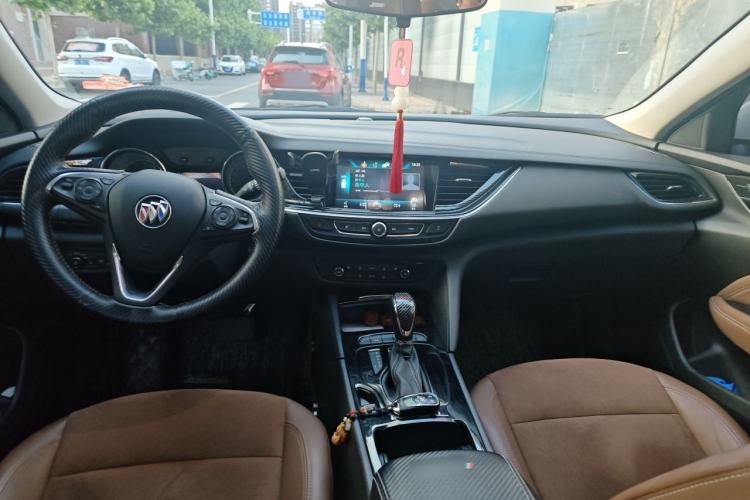 Used Buick Regal 2019 20T Elite Version China VI Standard Center Console