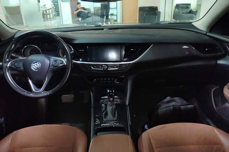 Used Buick Regal 2019 20T Elite Version China VI Standard Center Console