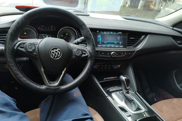 Used Buick Regal 2019 20T Elite Version China VI Standard Center Console