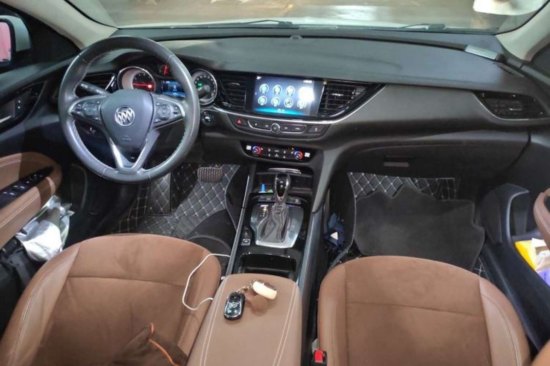 Used Buick Regal 2019 20T Elite Version China VI Standard Center Console