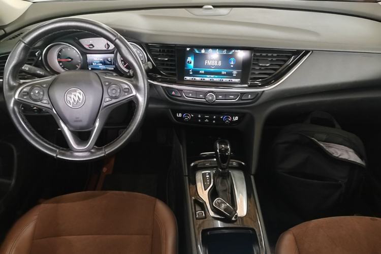Used Buick Regal 2019 20T Elite Version China VI Standard Center Console
