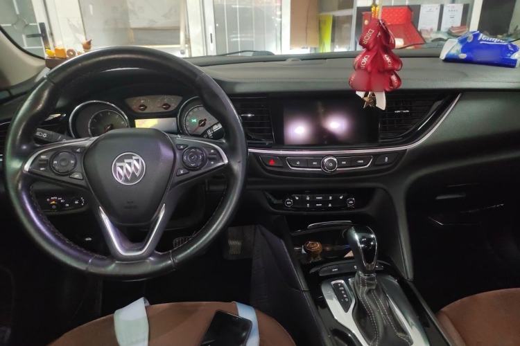 Used Buick Regal 2019 20T Elite Version China VI Standard Center Console
