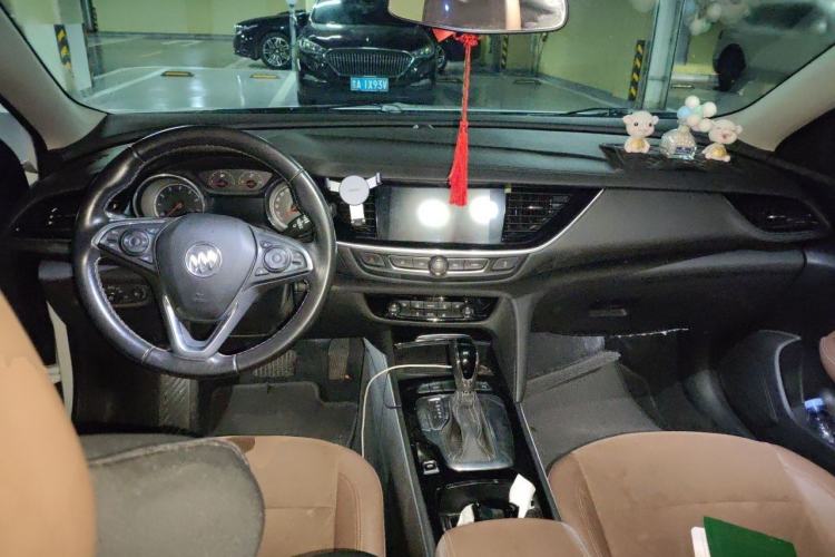 Used Buick Regal 2019 20T Elite Version China VI Standard Center Console