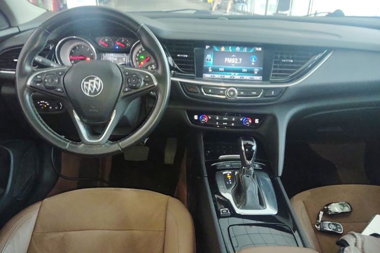Used Buick Regal 2019 20T Elite Version China VI Standard Center Console