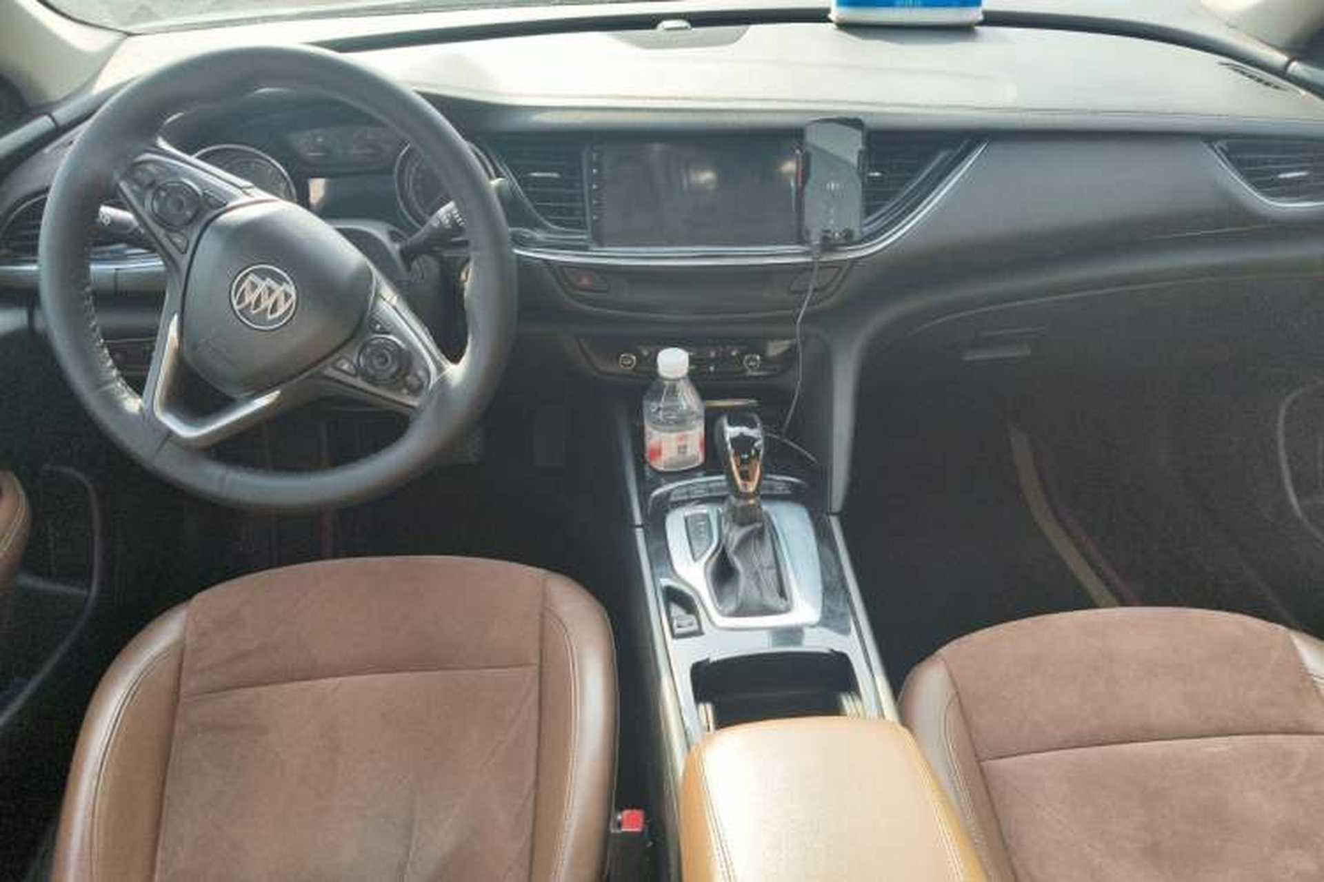 Used Buick Regal 2019 20T Elite Version China VI Standard Center Console