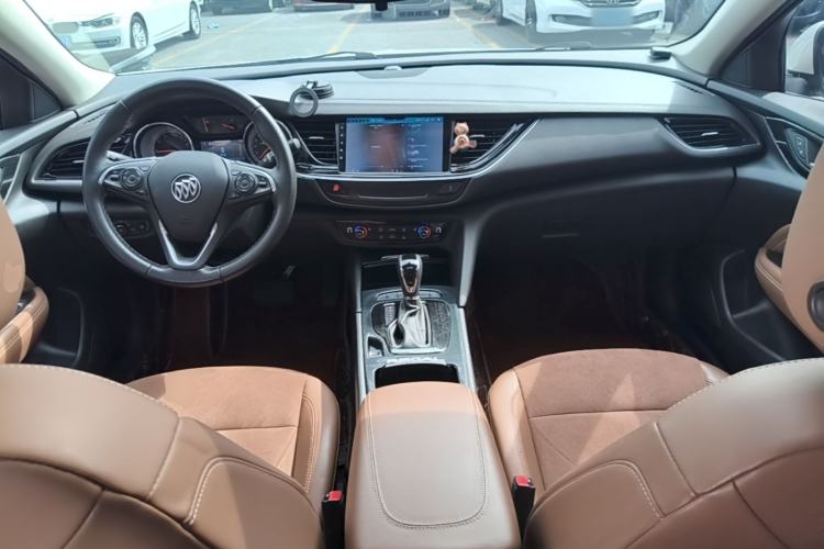 Used Buick Regal 2019 Revised 20T Luxury Version China VI Standard Center Console